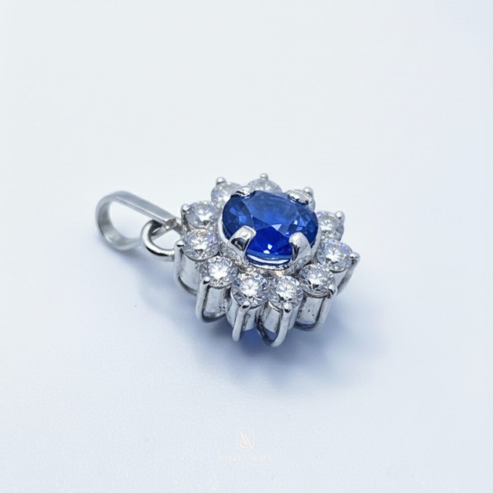 Natural oval shape Blue Sapphire Pendant